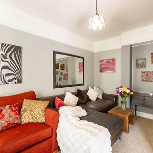Traditional 4 Bedroom In Greenwich Plumstead (Greater London)