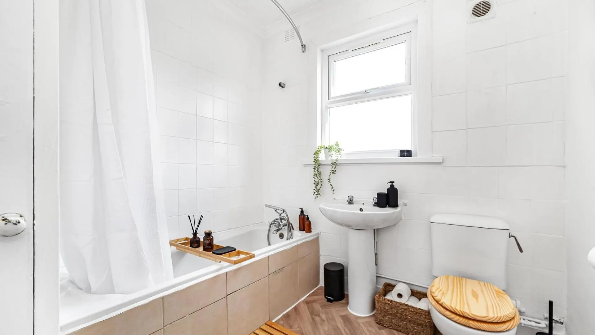Riverdale Residence 4 Beds Plumstead  United Kingdom